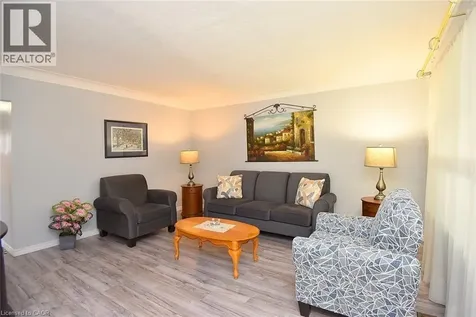 10 Alderney Avenue Hamilton ON L9A 2A5
