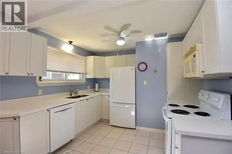 10 Alderney Avenue Hamilton ON L9A 2A5