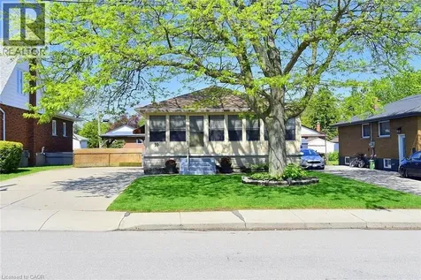 10 Alderney Avenue Hamilton ON L9A 2A5