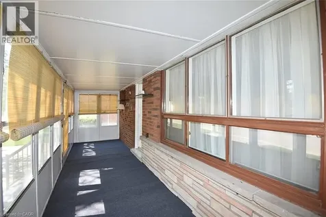 10 Alderney Avenue Hamilton ON L9A 2A5