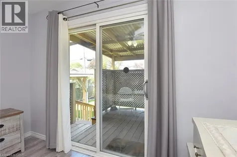 10 Alderney Avenue Hamilton ON L9A 2A5