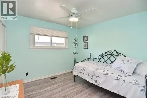 10 Alderney Avenue Hamilton ON L9A 2A5