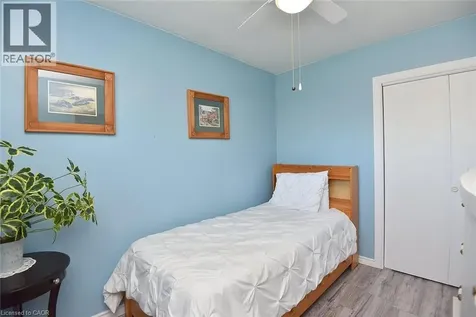 10 Alderney Avenue Hamilton ON L9A 2A5