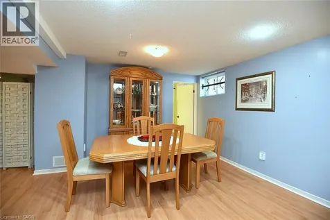 10 Alderney Avenue Hamilton ON L9A 2A5