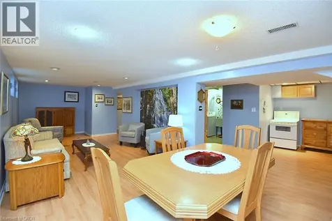 10 Alderney Avenue Hamilton ON L9A 2A5