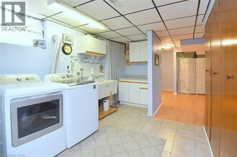 10 Alderney Avenue Hamilton ON L9A 2A5