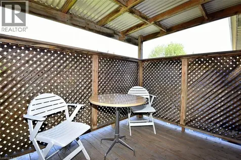 10 Alderney Avenue Hamilton ON L9A 2A5