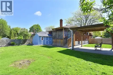 10 Alderney Avenue Hamilton ON L9A 2A5