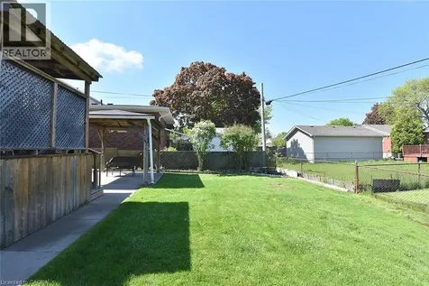 10 Alderney Avenue Hamilton ON L9A 2A5