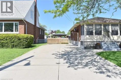10 Alderney Avenue Hamilton ON L9A 2A5