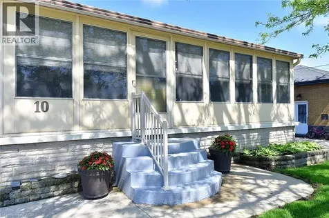 10 Alderney Avenue Hamilton ON L9A 2A5