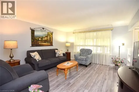 10 Alderney Avenue Hamilton ON L9A 2A5