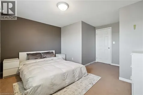 27 Red Clover Crescent Kitchener ON N2E 4G8