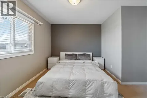 27 Red Clover Crescent Kitchener ON N2E 4G8