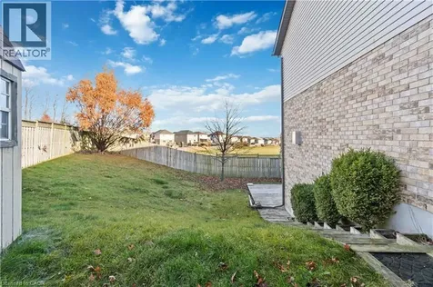27 Red Clover Crescent Kitchener ON N2E 4G8