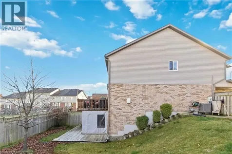 27 Red Clover Crescent Kitchener ON N2E 4G8