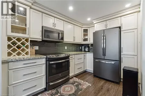 27 Red Clover Crescent Kitchener ON N2E 4G8