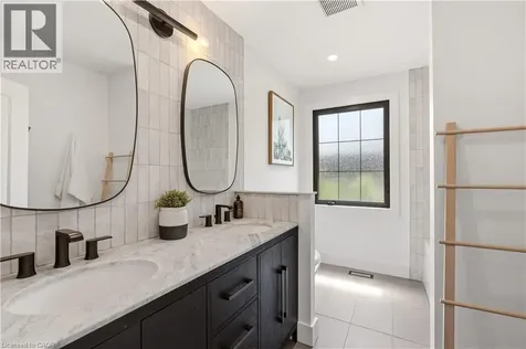 394 Rankin Drive Burlington ON L7N 2B5