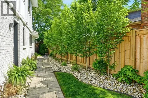 394 Rankin Drive Burlington ON L7N 2B5