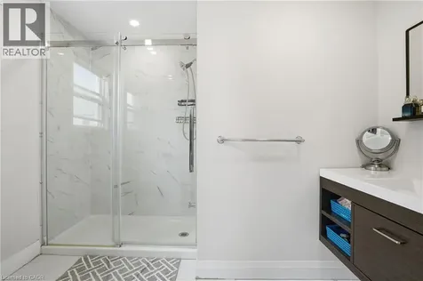 5773 Leonard Avenue Niagara Falls ON L2G 4R4