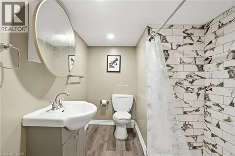 5773 Leonard Avenue Niagara Falls ON L2G 4R4