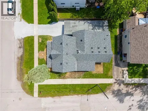 120 Selkirk Street Wallaceburg ON N8A 3X2