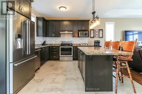 936 Jordeli Lane Midland ON L4R 0A6