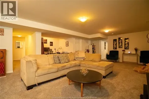 1115 Copeland Windsor ON N8P 0C6