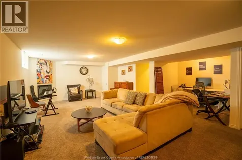 1115 Copeland Windsor ON N8P 0C6