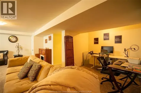 1115 Copeland Windsor ON N8P 0C6