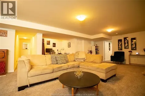 1115 Copeland Windsor ON N8P 0C6