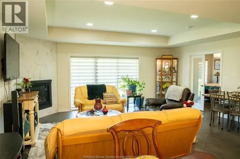 1115 Copeland Windsor ON N8P 0C6