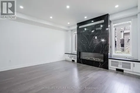 2809 Foxden Square Pickering ON L1X 0N8