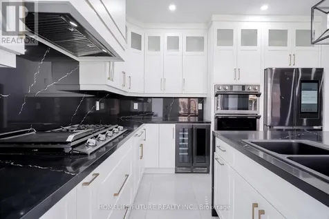 2809 Foxden Square Pickering ON L1X 0N8