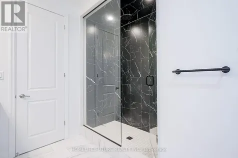2809 Foxden Square Pickering ON L1X 0N8