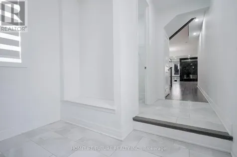 2809 Foxden Square Pickering ON L1X 0N8