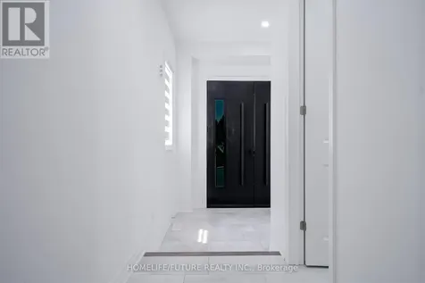 2809 Foxden Square Pickering ON L1X 0N8