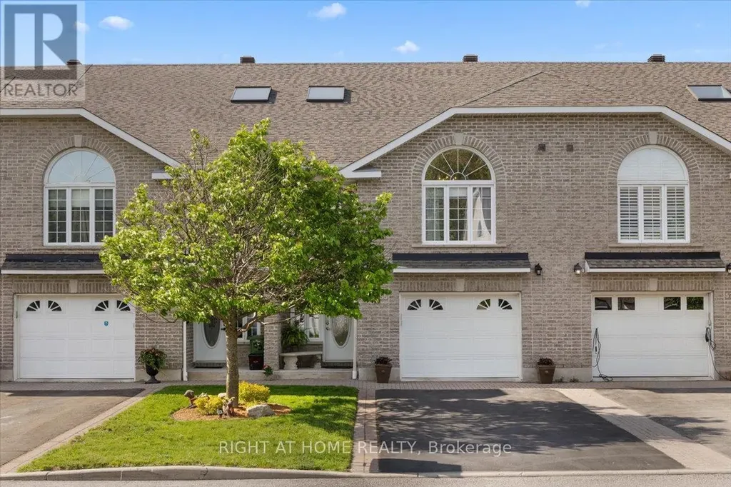 55 Callaway Court Ottawa ON K1C 7S4