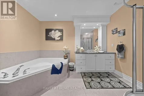 55 Callaway Court Ottawa ON K1C 7S4