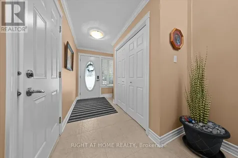 55 Callaway Court Ottawa ON K1C 7S4