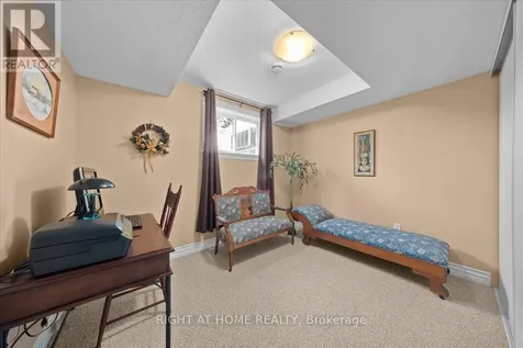 55 Callaway Court Ottawa ON K1C 7S4