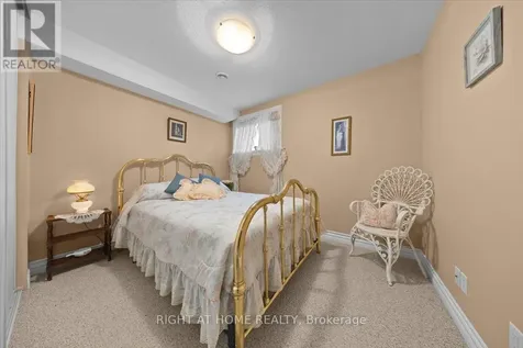 55 Callaway Court Ottawa ON K1C 7S4