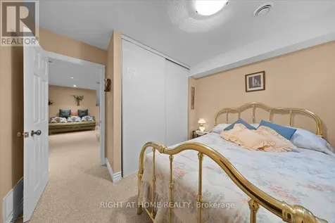 55 Callaway Court Ottawa ON K1C 7S4