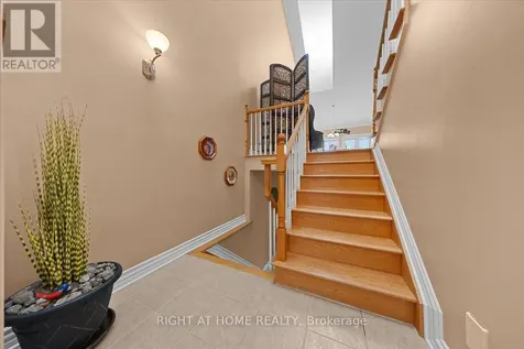 55 Callaway Court Ottawa ON K1C 7S4