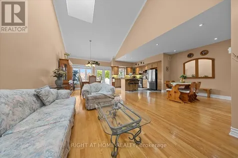 55 Callaway Court Ottawa ON K1C 7S4