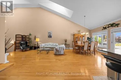 55 Callaway Court Ottawa ON K1C 7S4