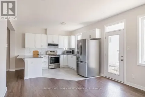 12 Tenuto Lane Ottawa ON K1C 7G4