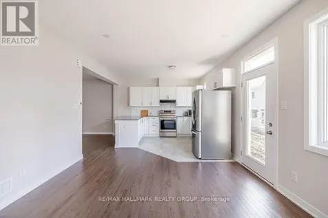 12 Tenuto Lane Ottawa ON K1C 7G4