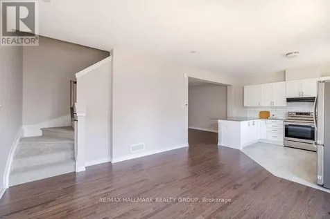 12 Tenuto Lane Ottawa ON K1C 7G4