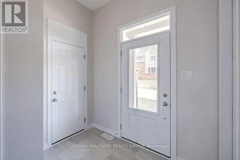 12 Tenuto Lane Ottawa ON K1C 7G4